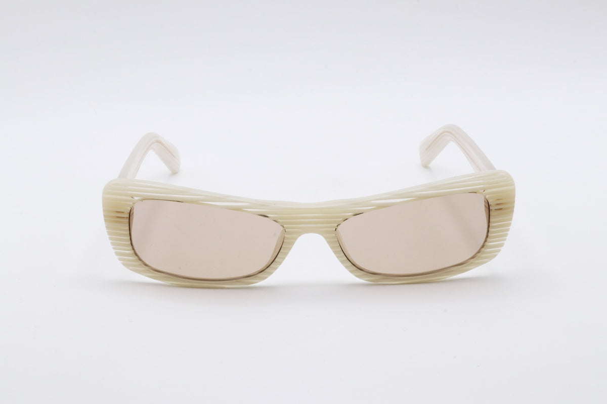 OFF WHITE 1 variant main image